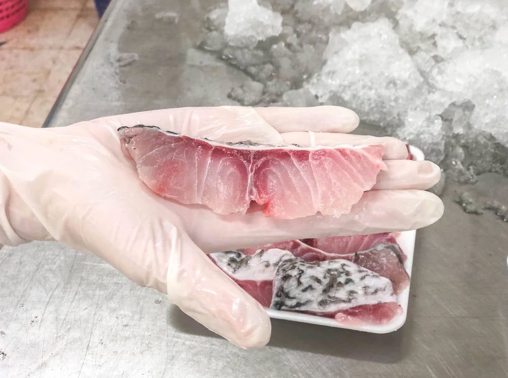 เนื้อปลาหั่นชิ้นสด